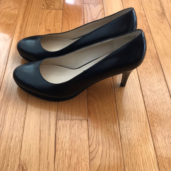 Brand new platform heels w/round toe - Picture 3 of 3